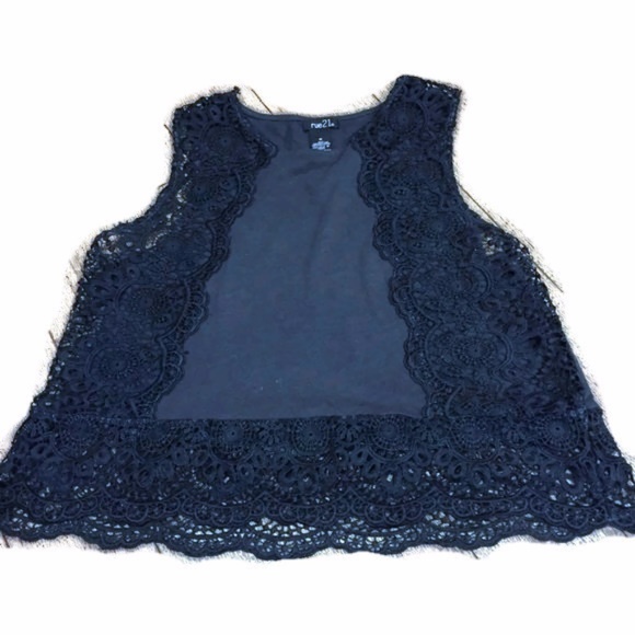 Rue21 Tops - 🎊🎊🎊 Rue 21 black lace crop top